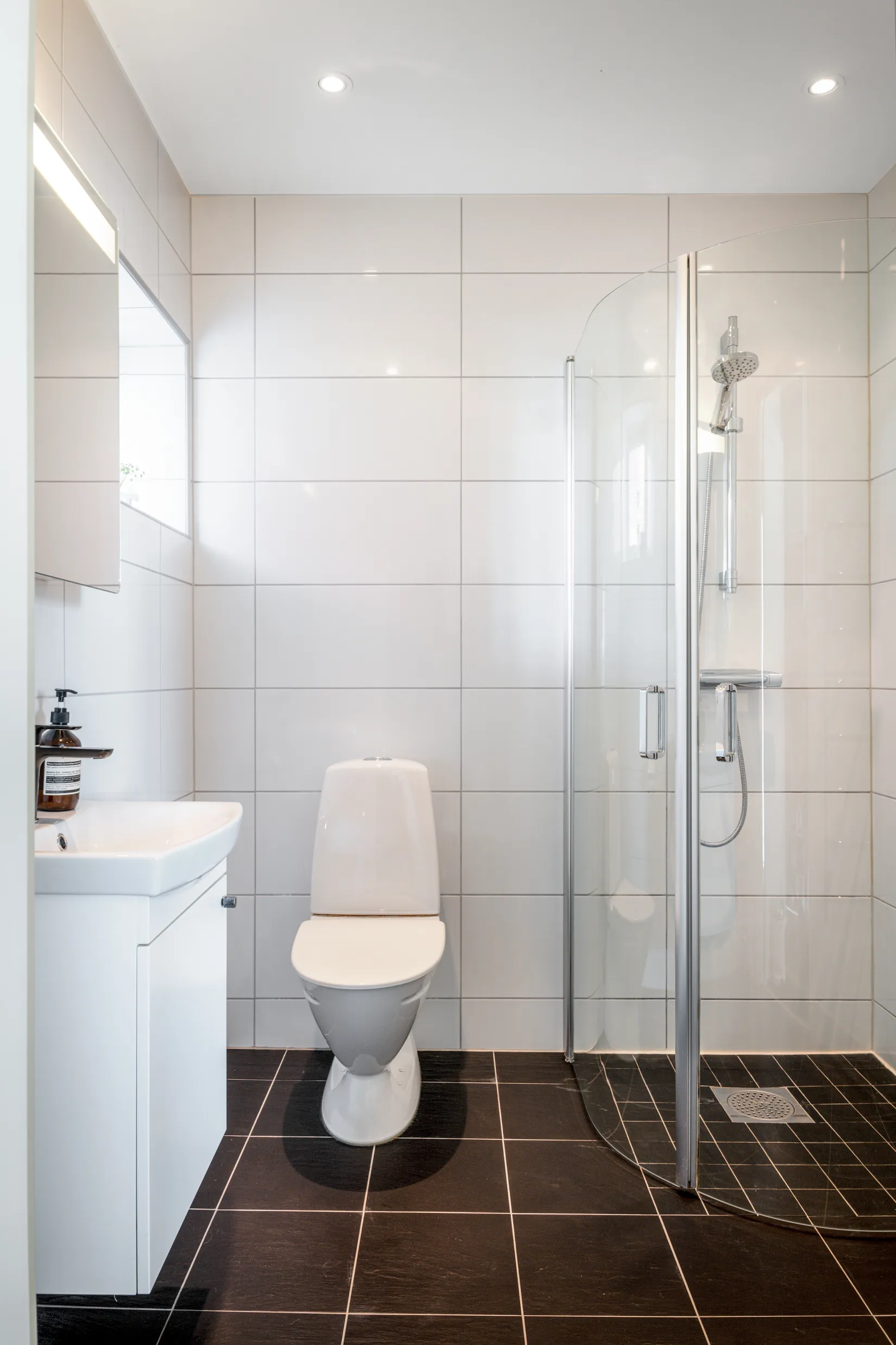 Radhus, Ida Charlottas väg 4, Mölnlycke - Centrum, Härryda
