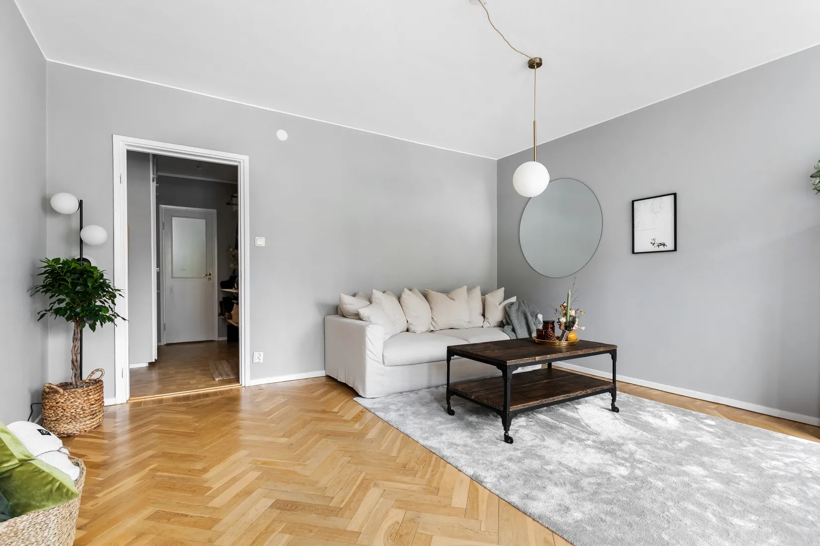 Bostadsrätt, Emågatan 38, 1tr, Bagarmossen, Stockholm