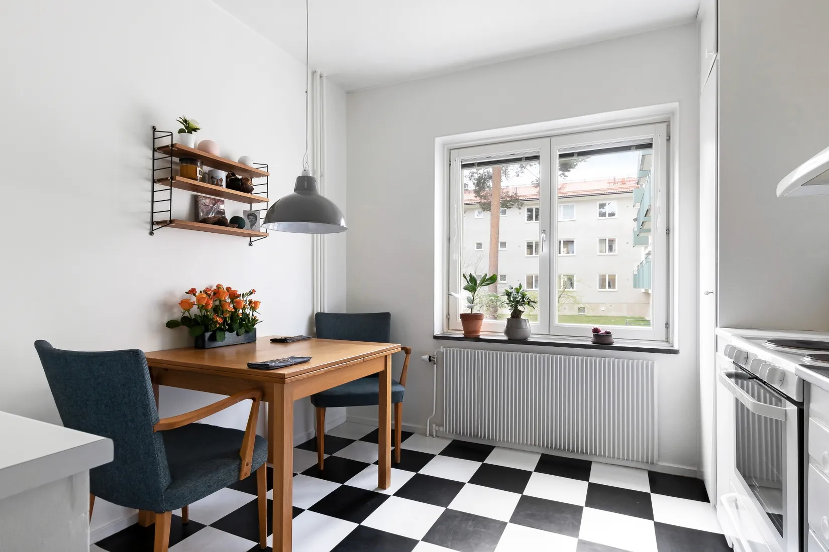 Bostadsrätt, Emågatan 38, 1tr, Bagarmossen, Stockholm