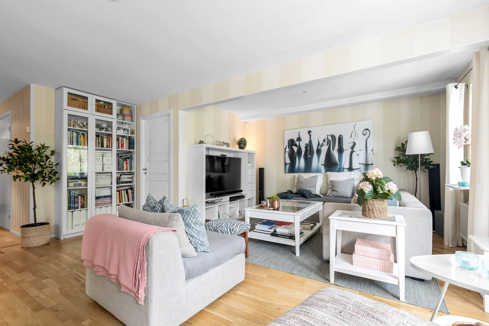 Villa, Radhus, Armébacken 27, Gribbylund, Täby