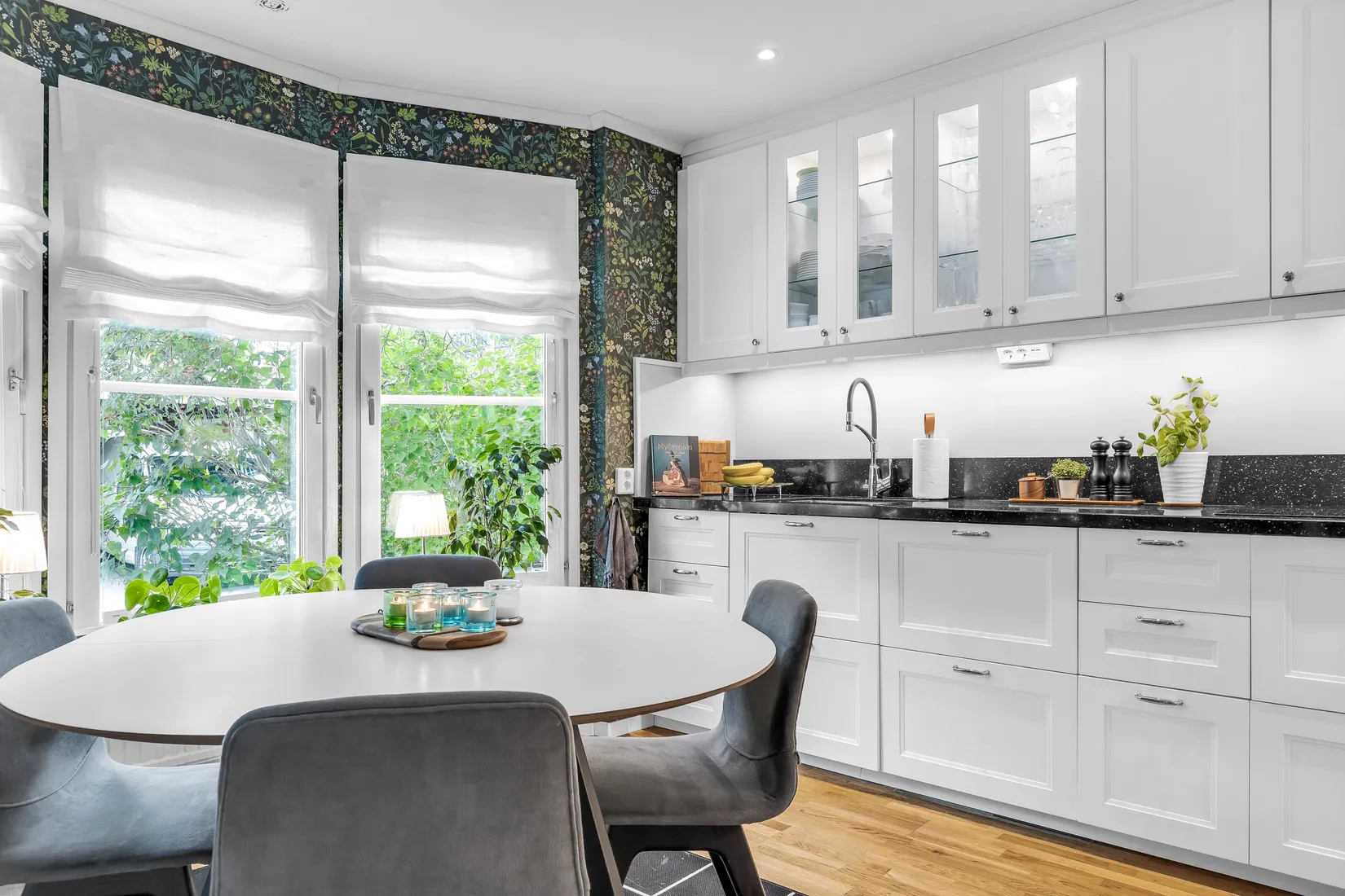 Villa, Radhus, Armébacken 27, Gribbylund, Täby