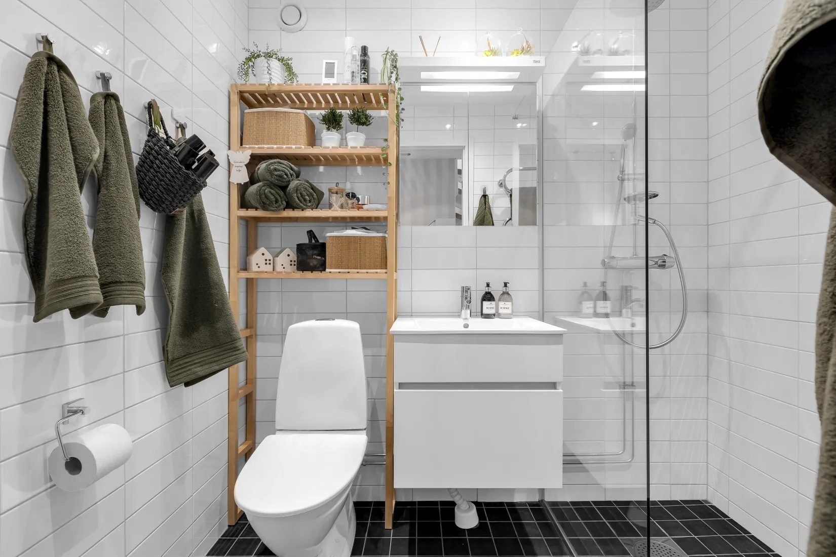 Villa, Radhus, Armébacken 27, Gribbylund, Täby
