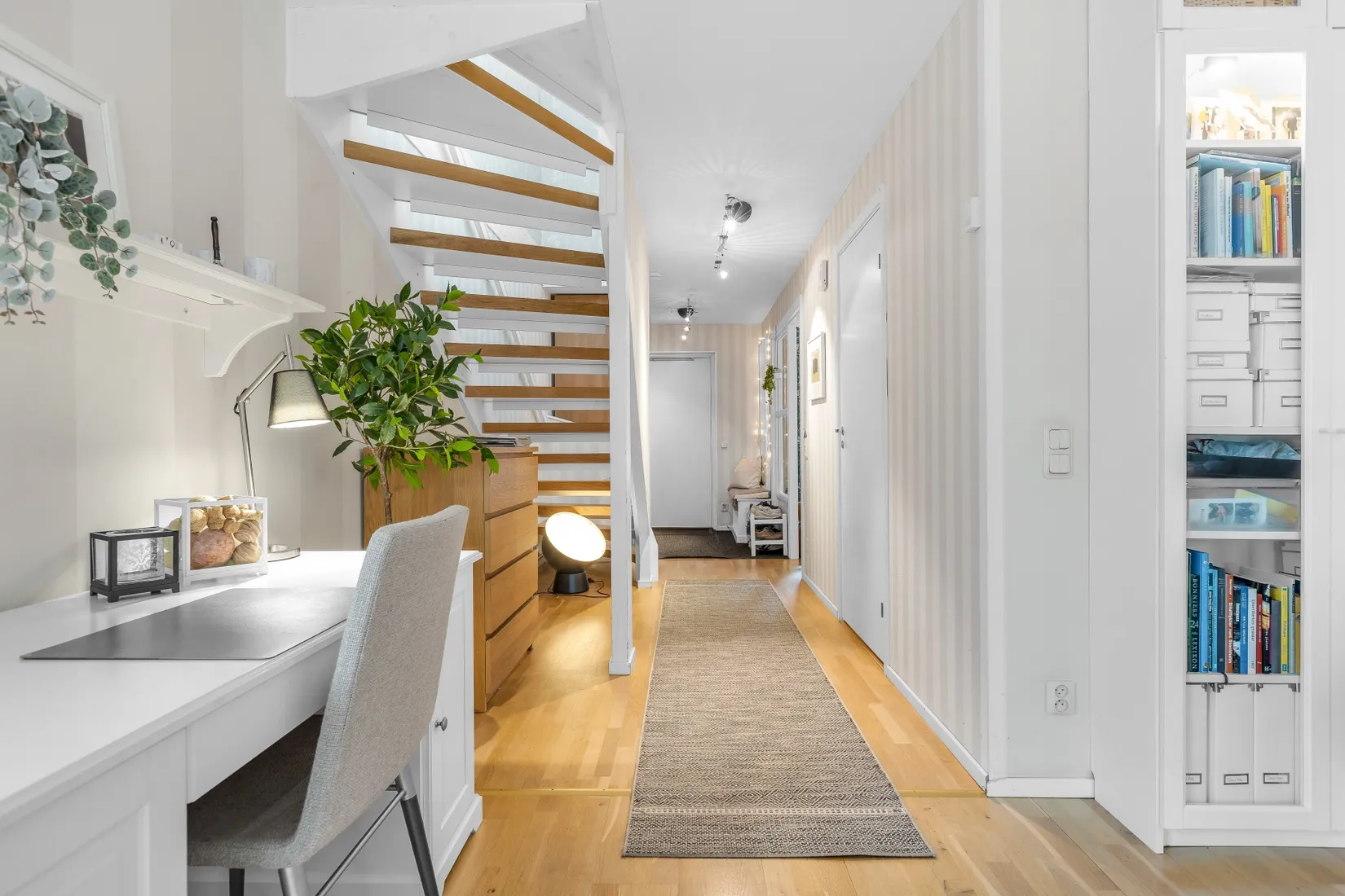 Villa, Radhus, Armébacken 27, Gribbylund, Täby