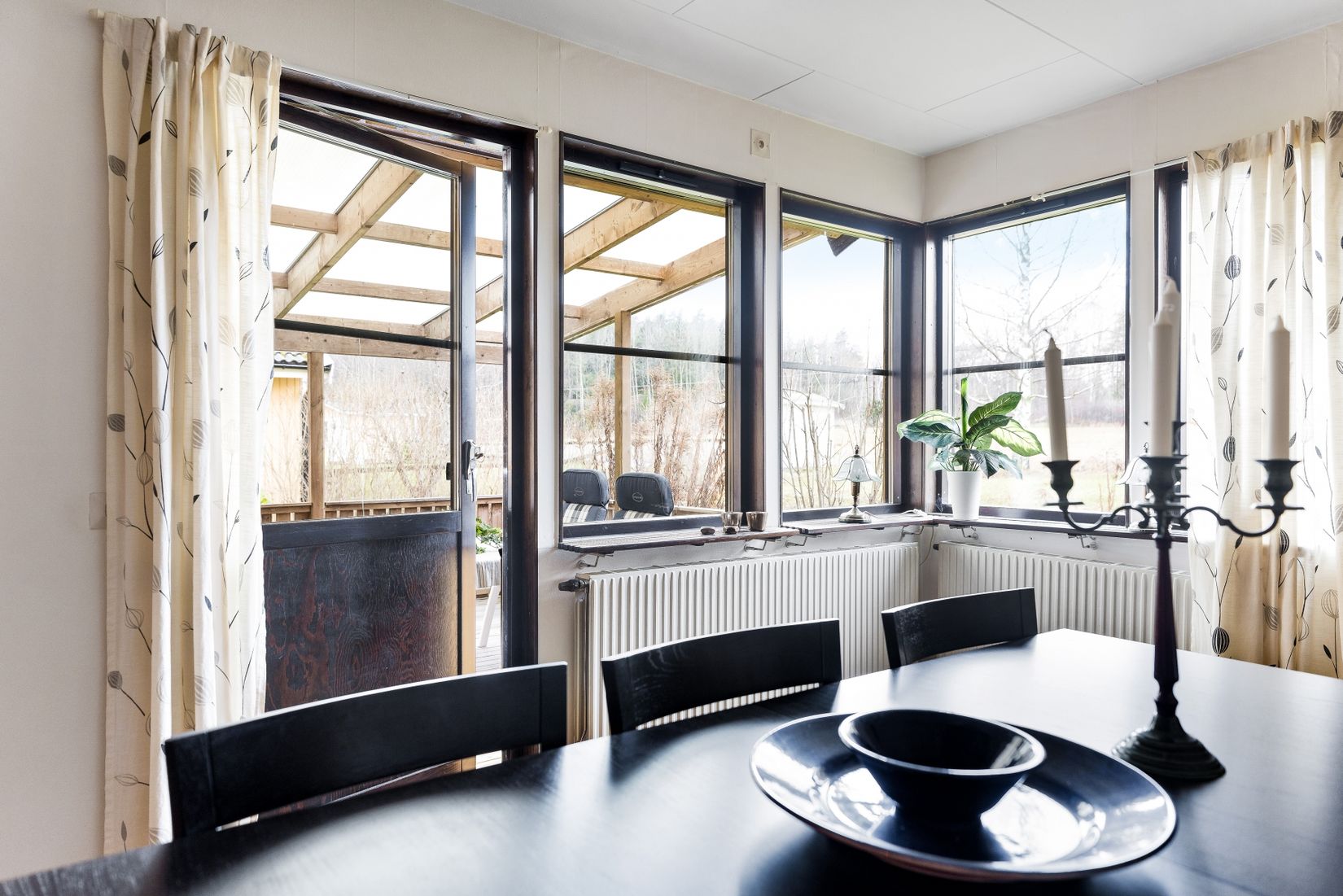 Villa, Radhus, Sikvägen 10, Råbydal, Håbo