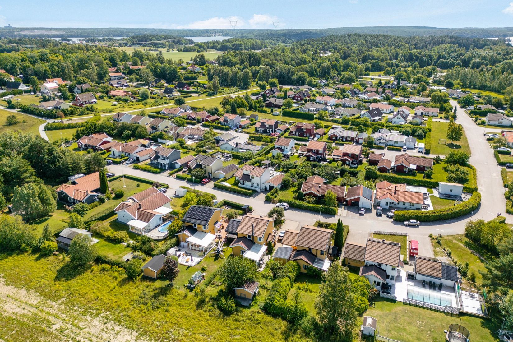 Villa, Radhus, Sikvägen 10, Råbydal, Håbo