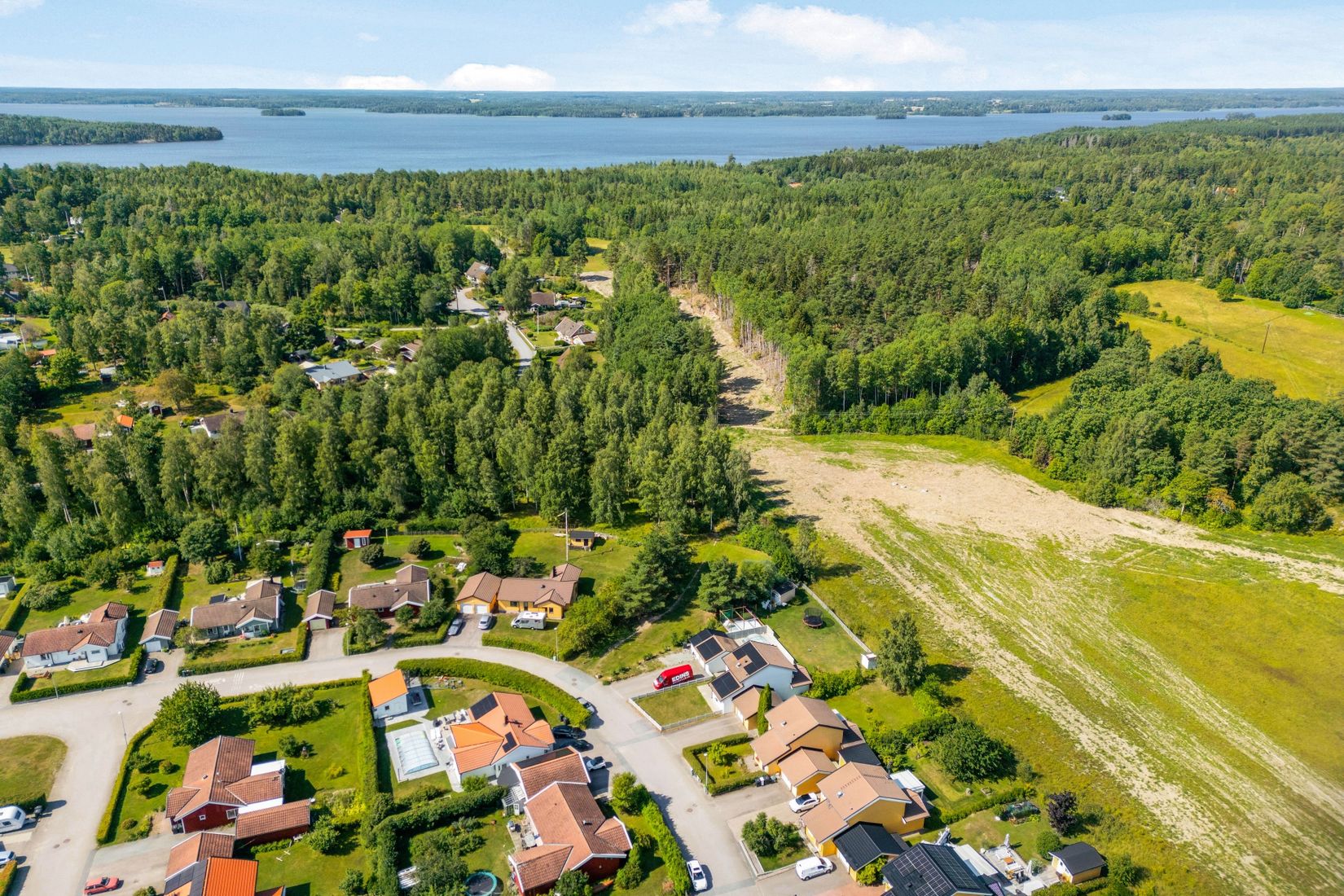 Villa, Radhus, Sikvägen 10, Råbydal, Håbo