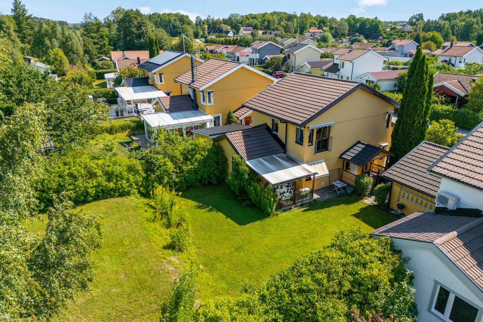 Villa, Radhus, Sikvägen 10, Råbydal, Håbo