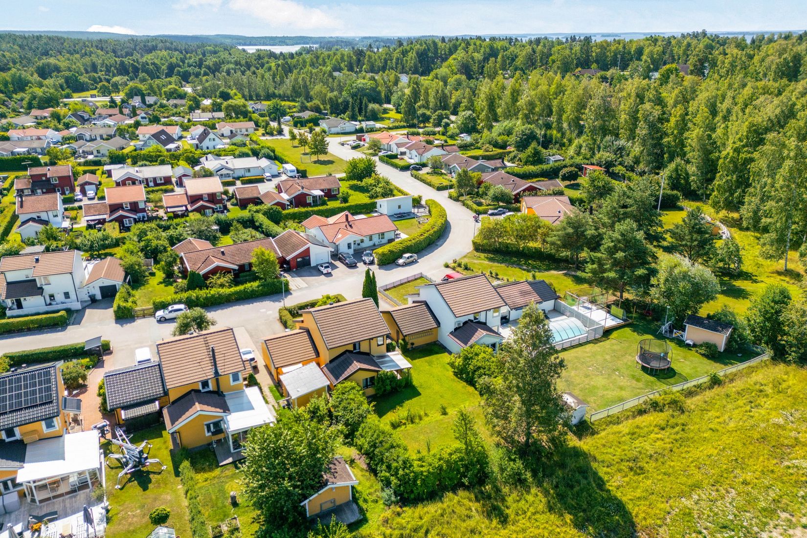 Villa, Radhus, Sikvägen 10, Råbydal, Håbo