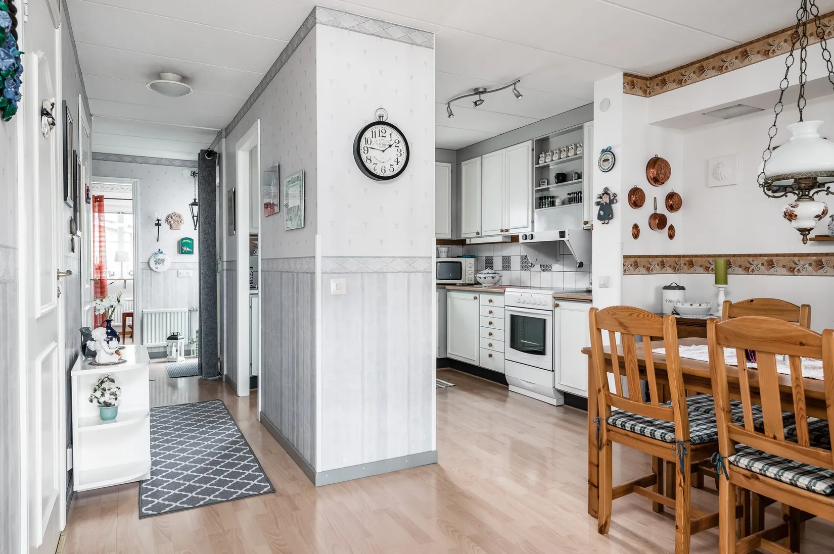 Radhus, Albert Engströms gata 8, Klockaretorpet, Norrköping