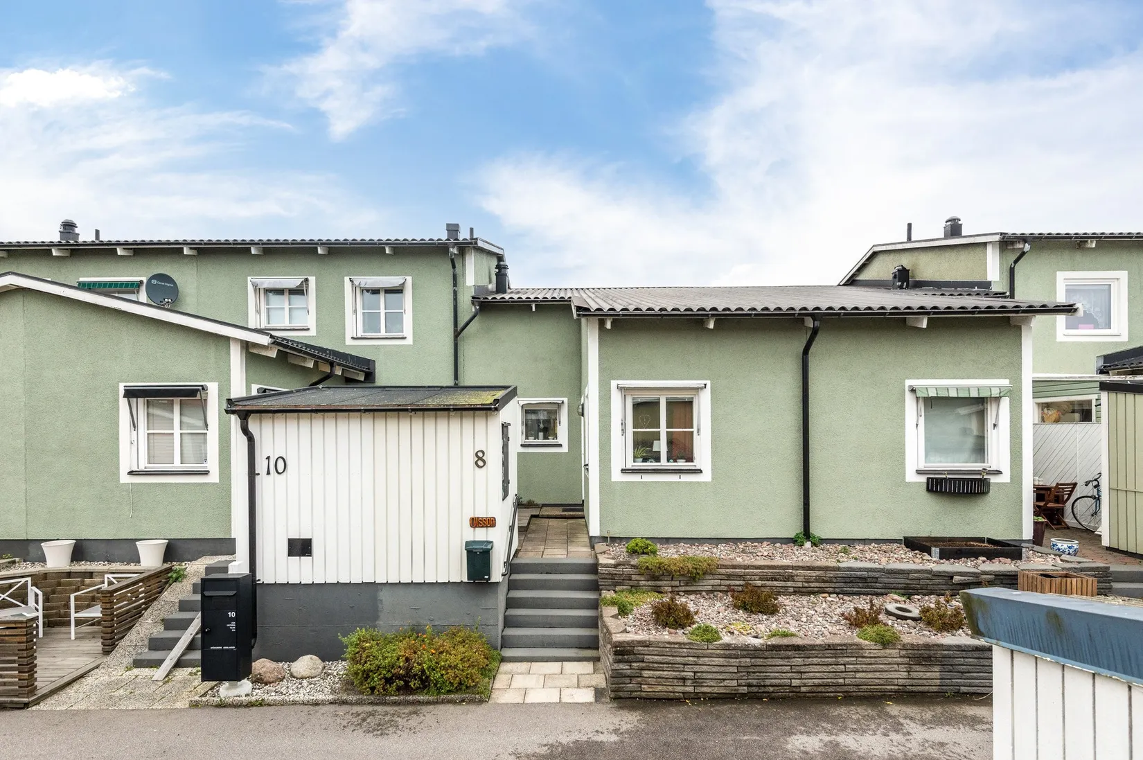 Radhus, Albert Engströms gata 8, Klockaretorpet, Norrköping