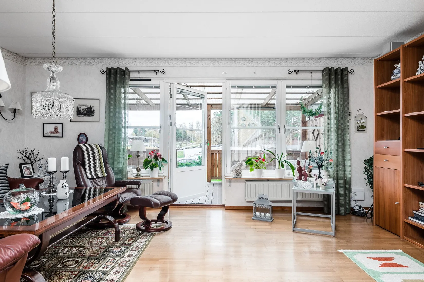 Radhus, Albert Engströms gata 8, Klockaretorpet, Norrköping