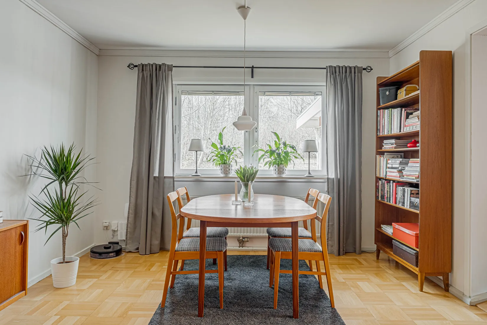 Villa, Vombovägen 7, Lanna, Lekeberg