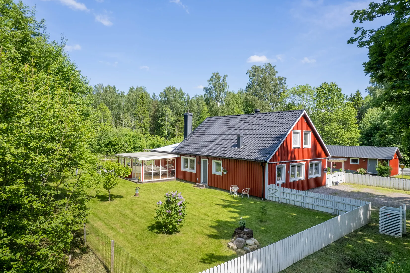 Villa, Vombovägen 7, Lanna, Lekeberg