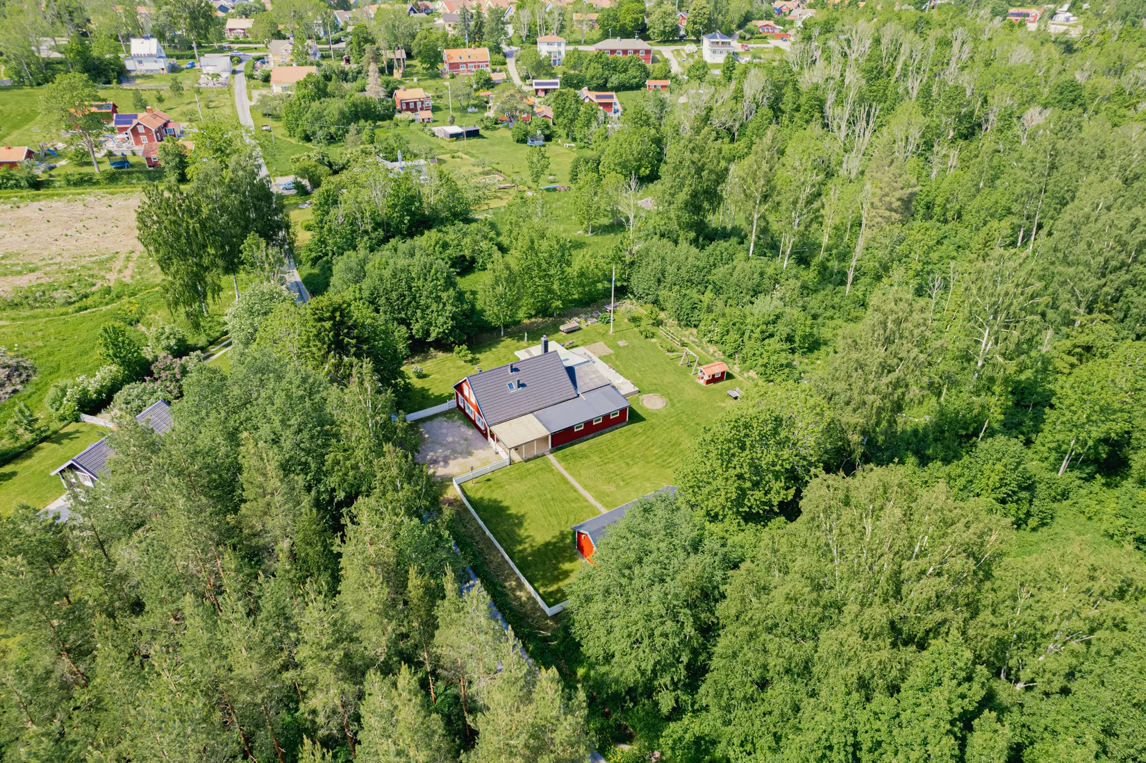 Villa, Vombovägen 7, Lanna, Lekeberg