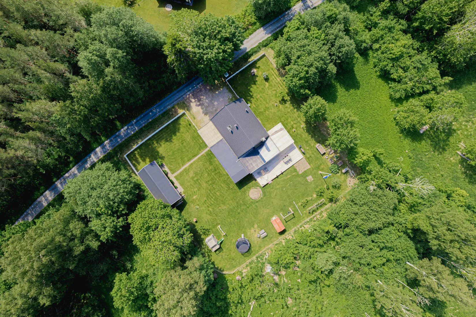Villa, Vombovägen 7, Lanna, Lekeberg