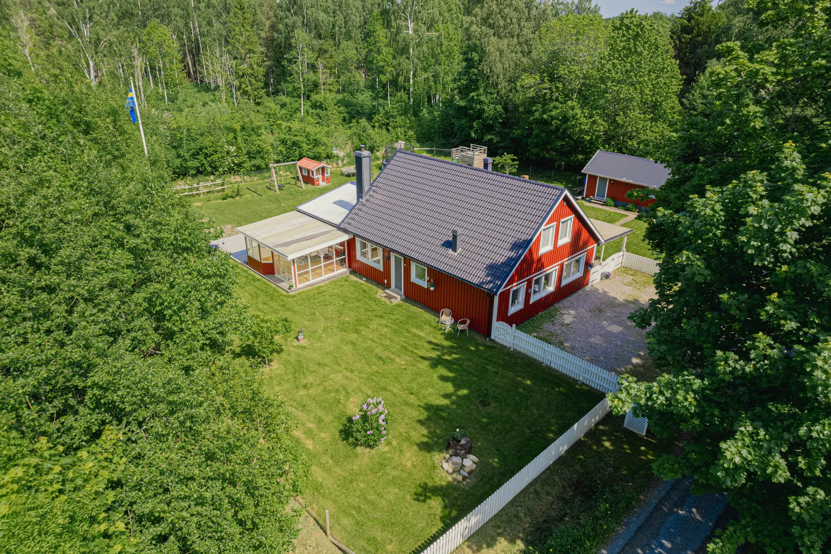 Villa, Vombovägen 7, Lanna, Lekeberg
