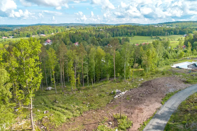 Tomt, Albert Ribbas väg 7C, Lerum