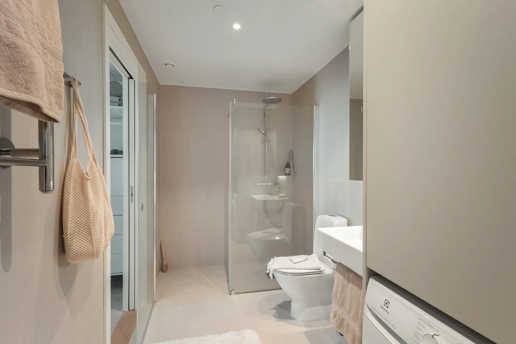 Bostadsrätt, Karlatornet (Lodjursstråket 1) vån 18, Sannegårdshamnen, Lindholmen,, Göteborg