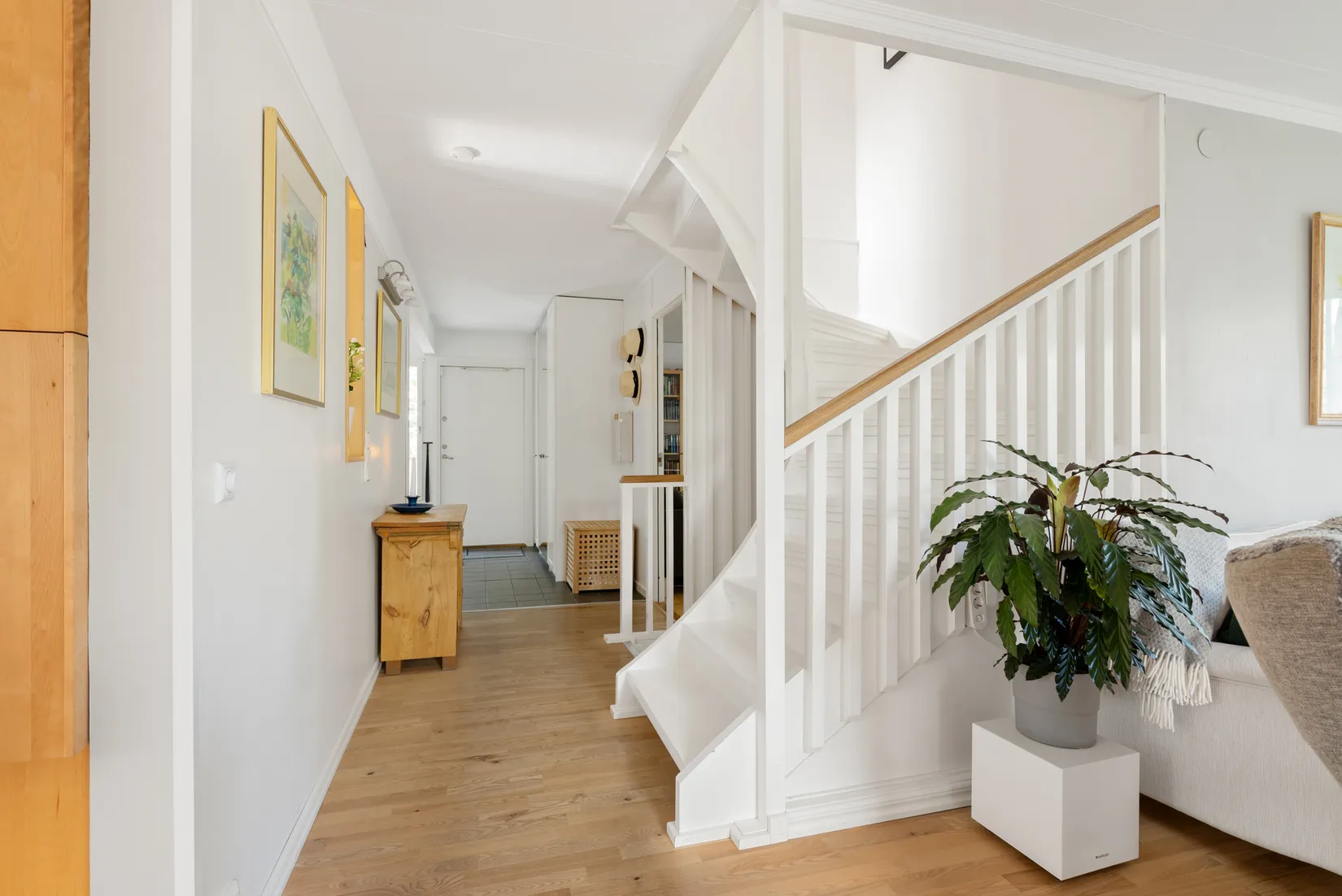 Villa, Brudsporregränd 16, Kälvesta, Stockholm