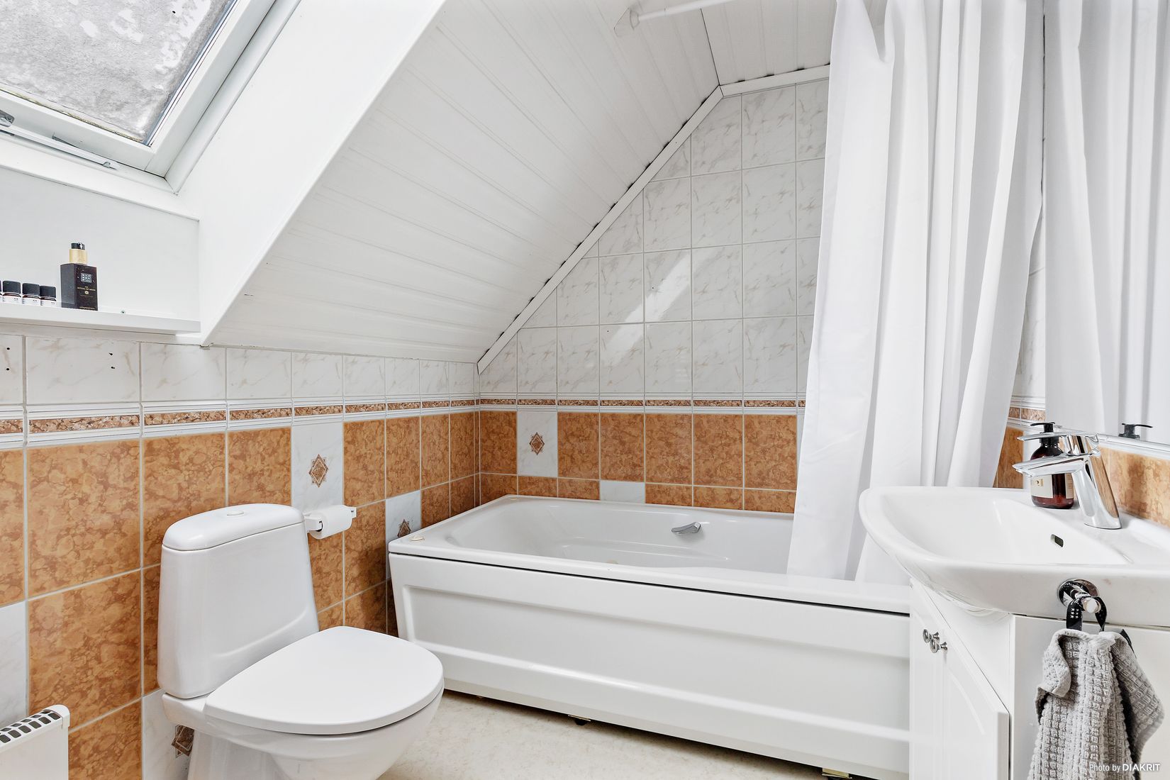 Villa, Vallhagevägen 18, Adolfsberg, Örebro