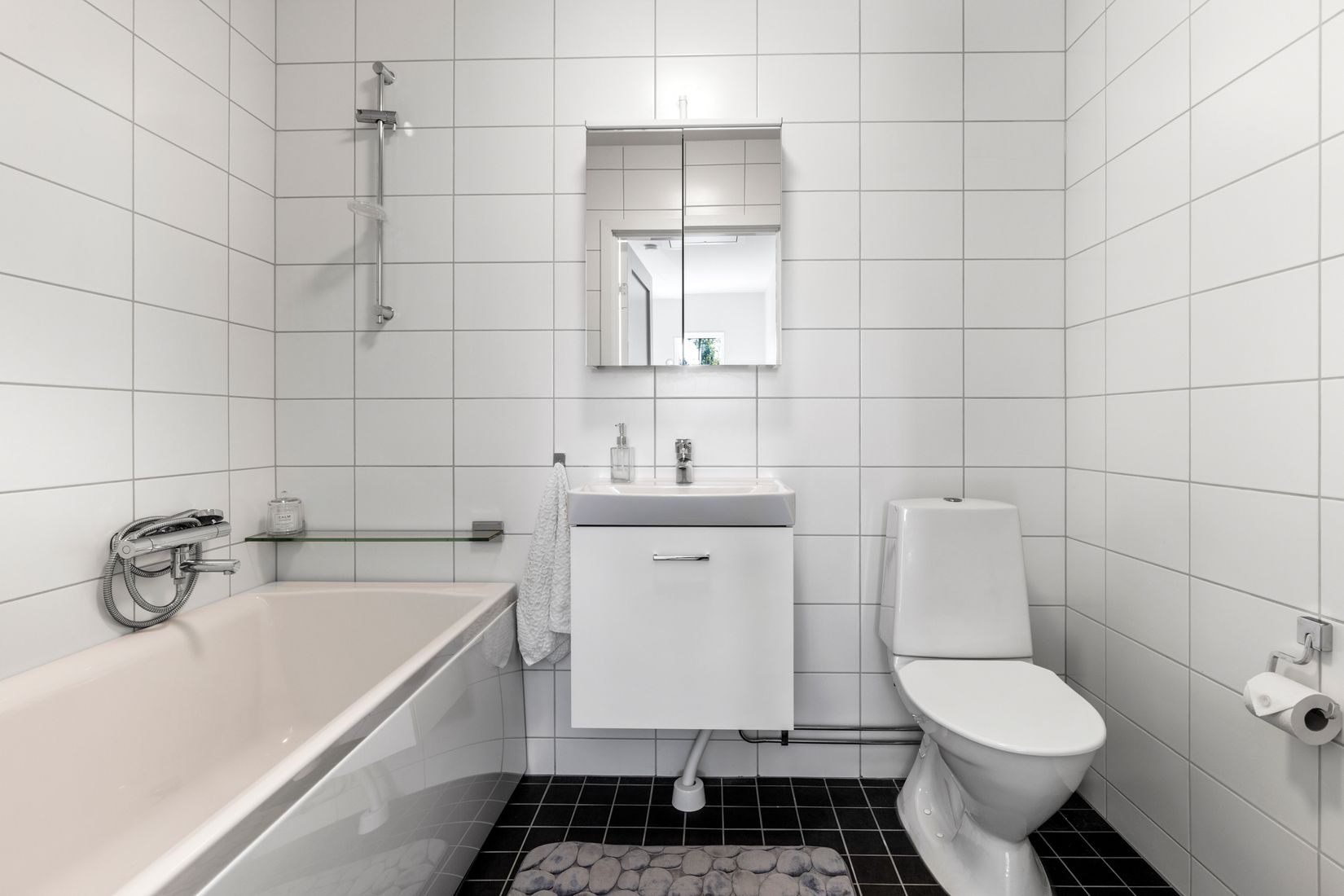 Bostadsrätt, Radhus, Blåhallonvägen 26A, Tosterön, Strängnäs
