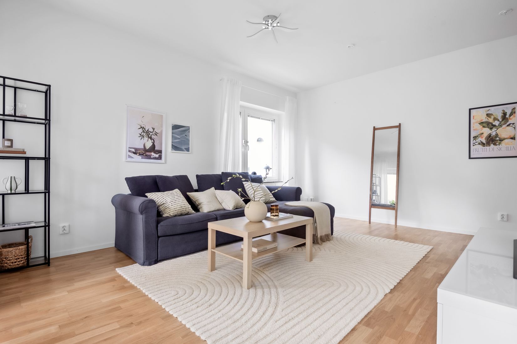 Bostadsrätt, Jämtlandsgatan 99, Vån 1 (13011/1001), Vällingby Parkstad / Råcksta, Stockholm