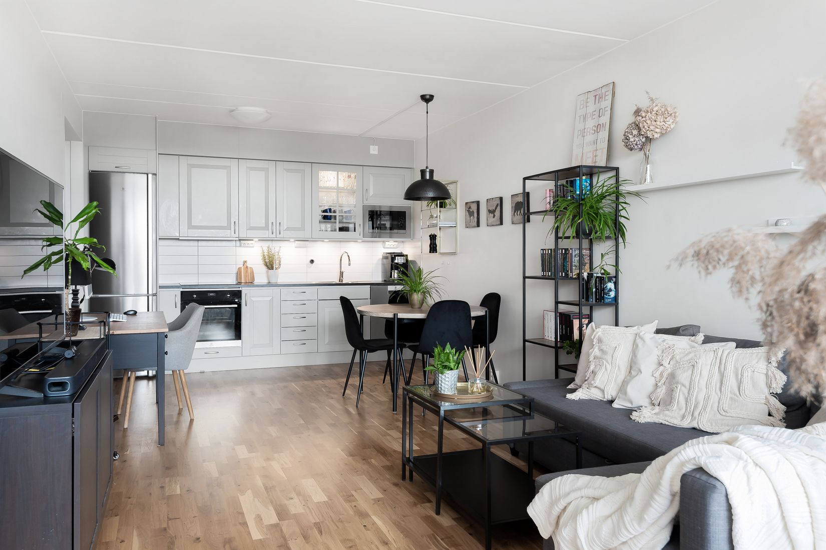 Bostadsrätt, Funäsgatan 8, Vån 8 (183/1703), Råcksta / Vällingby Parkstad, Stockholm