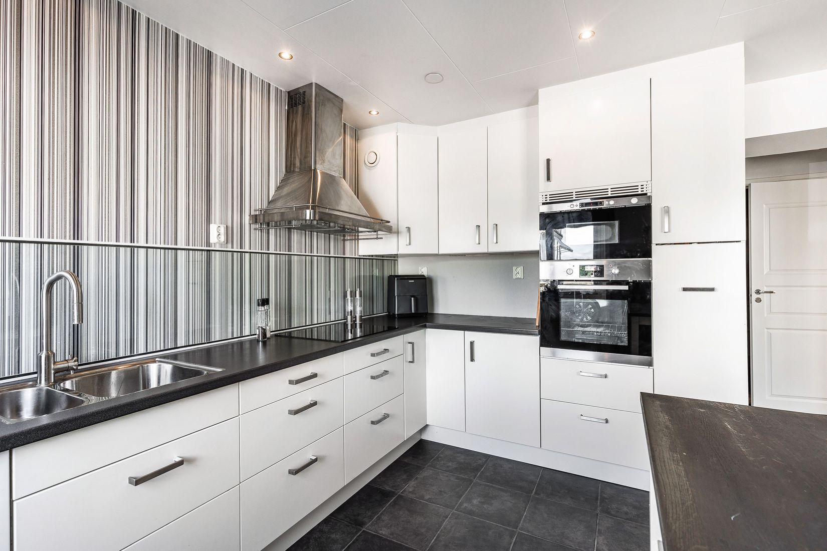 Bostadsrätt, Klostergatan 23B, Centralt vid Kyrkberget, Strängnäs