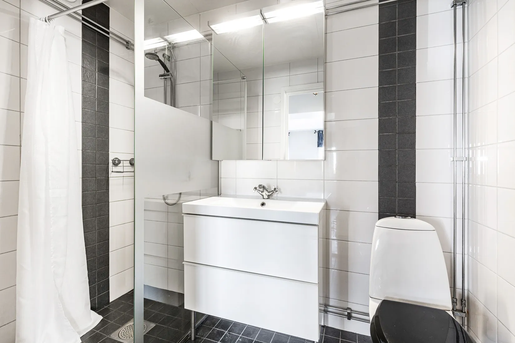 Bostadsrätt, Klostergatan 23B, Centralt vid Kyrkberget, Strängnäs