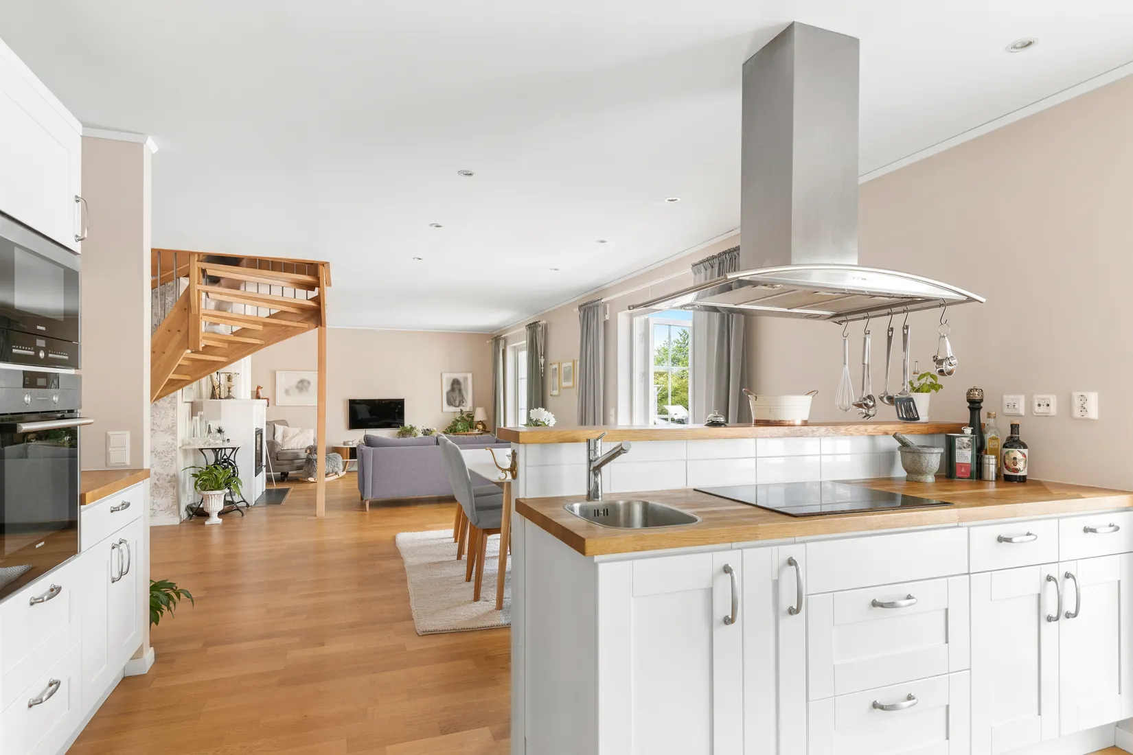 Villa, Badmintongatan 6, Gröngarn, Enköping