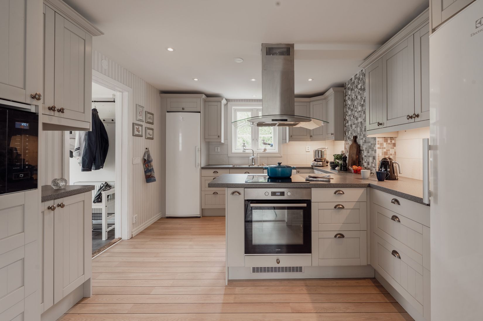 Villa, Högås Sund 153 och 155, Uddevalla