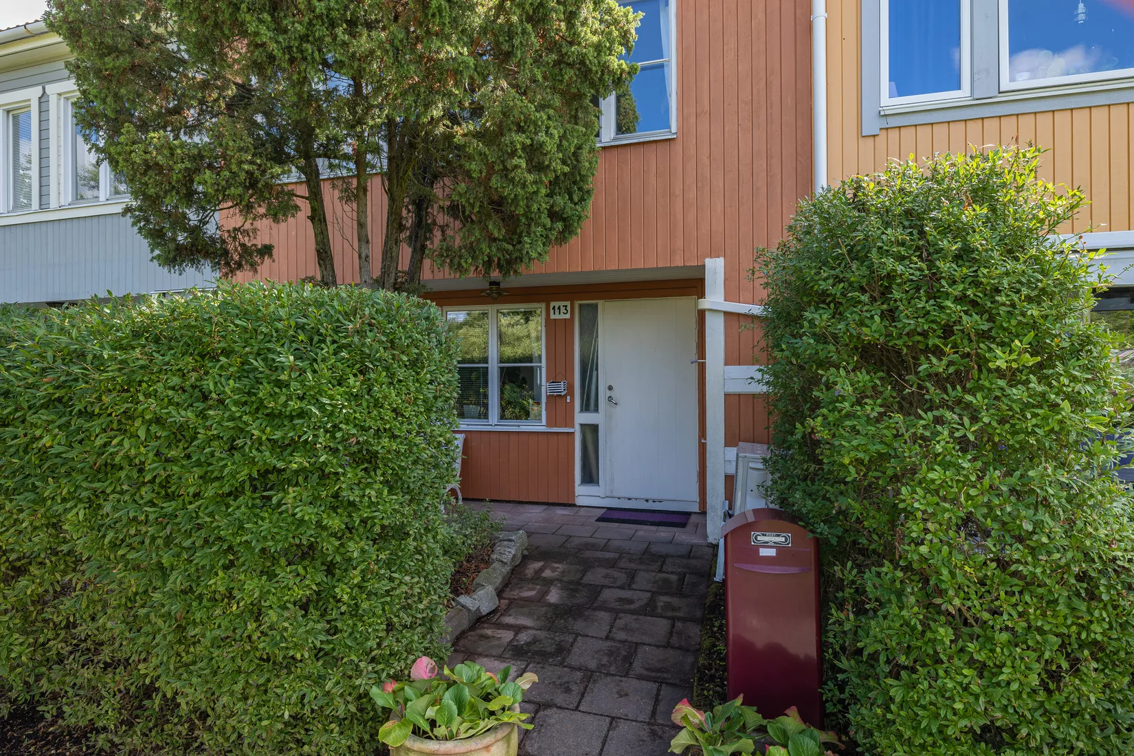 Villa, Radhus, Lövmovägen 113, Bollstanäs, Upplands Väsby