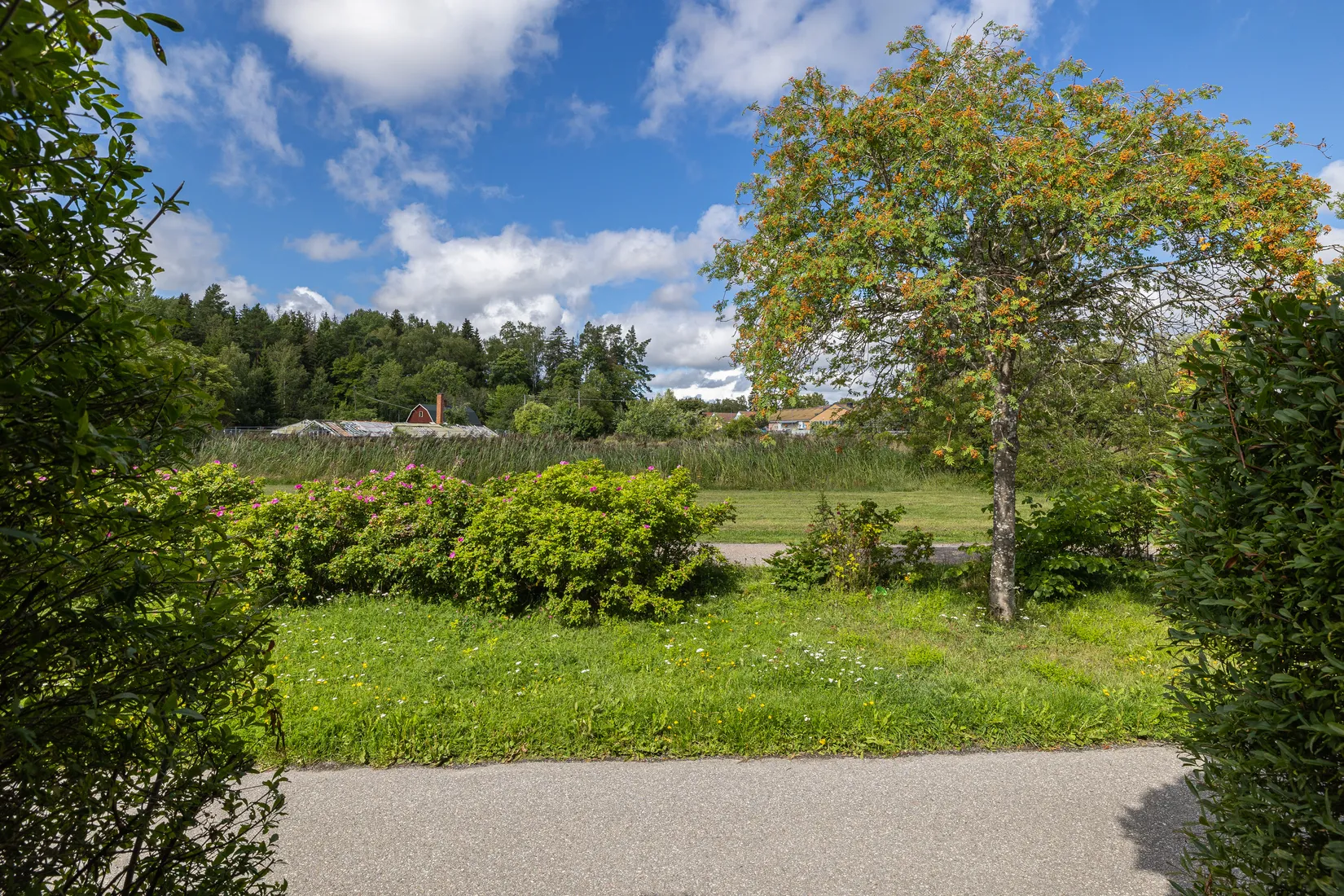 Villa, Radhus, Lövmovägen 113, Bollstanäs, Upplands Väsby