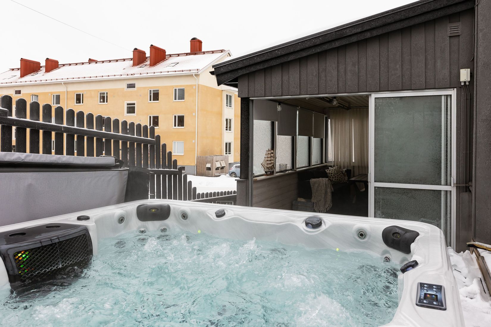 Villa, Högarensgatan 12, Falköping