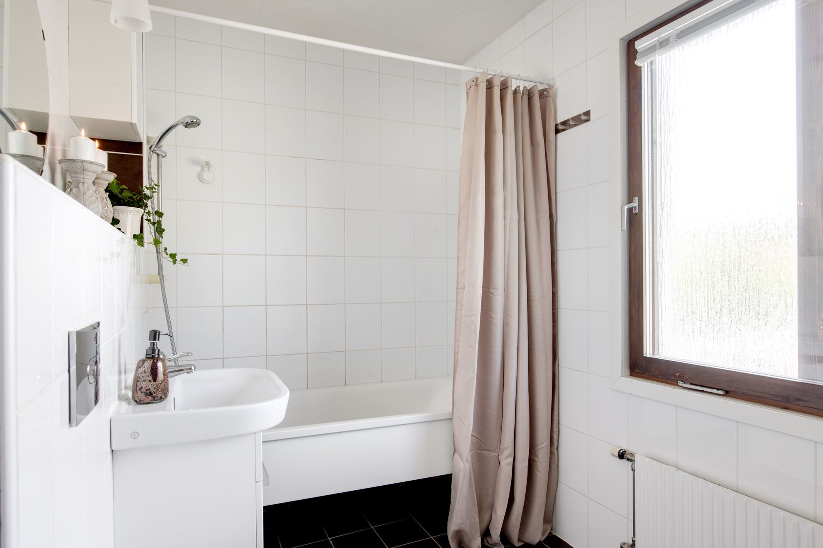 Radhus, Vallhovsvägen 178C, Vallhov, Sandviken