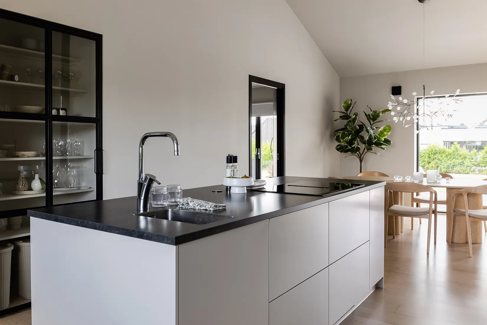 Villa, Mandelblomsgatan 6, Gröna Sörby, Kumla