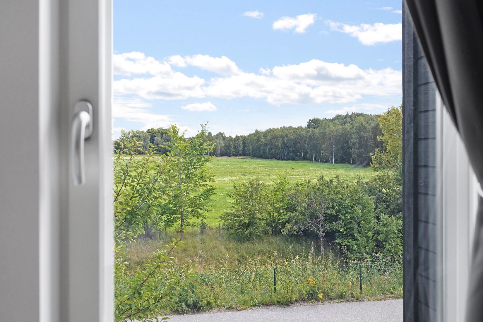 Radhus, Igelvadsstråket 25, Fresta, Upplands Väsby