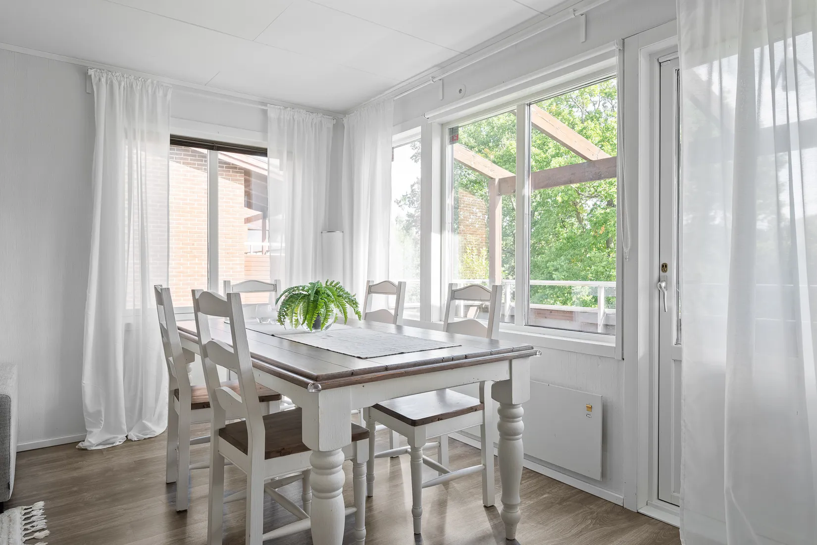 Villa, Radhus, Svansjövägen 3G, Bjuren, Flen