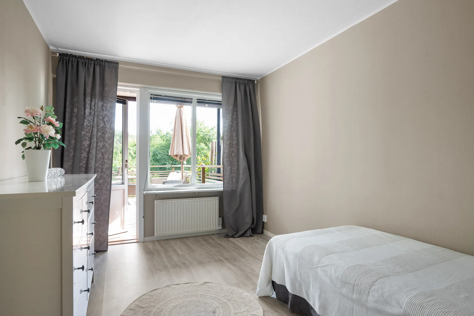 Villa, Radhus, Svansjövägen 3G, Bjuren, Flen