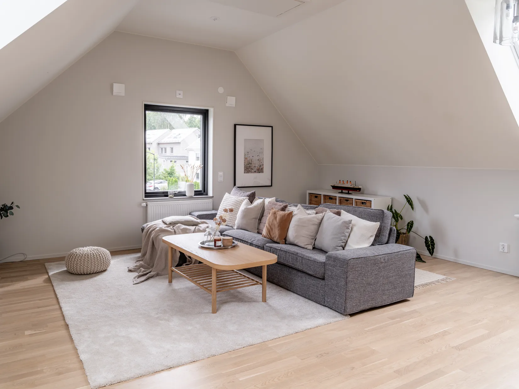 Bostadsrätt, Radhus, Väsjövägen 14B, Väsjön, Sollentuna