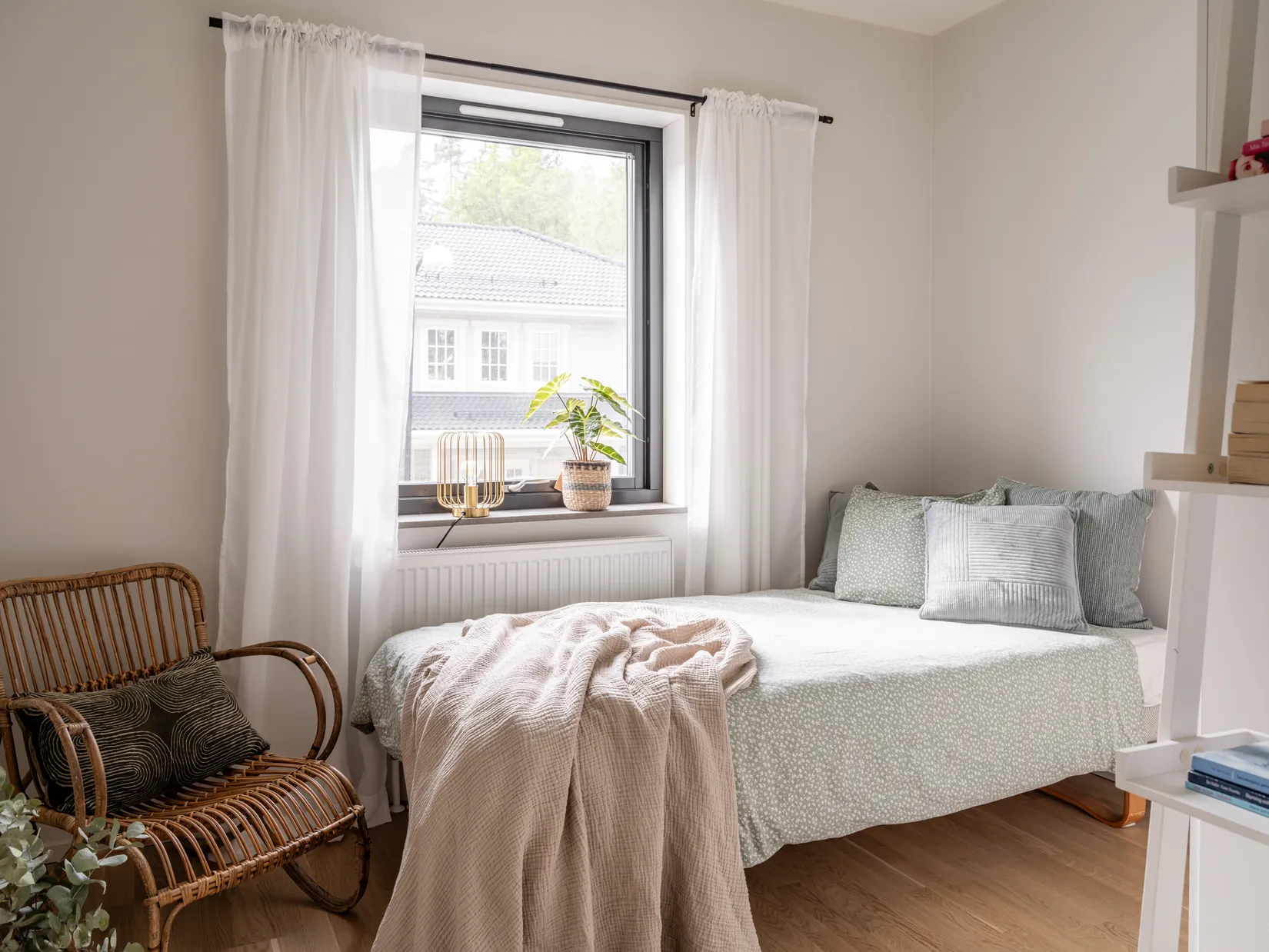 Bostadsrätt, Radhus, Väsjövägen 14B, Väsjön, Sollentuna