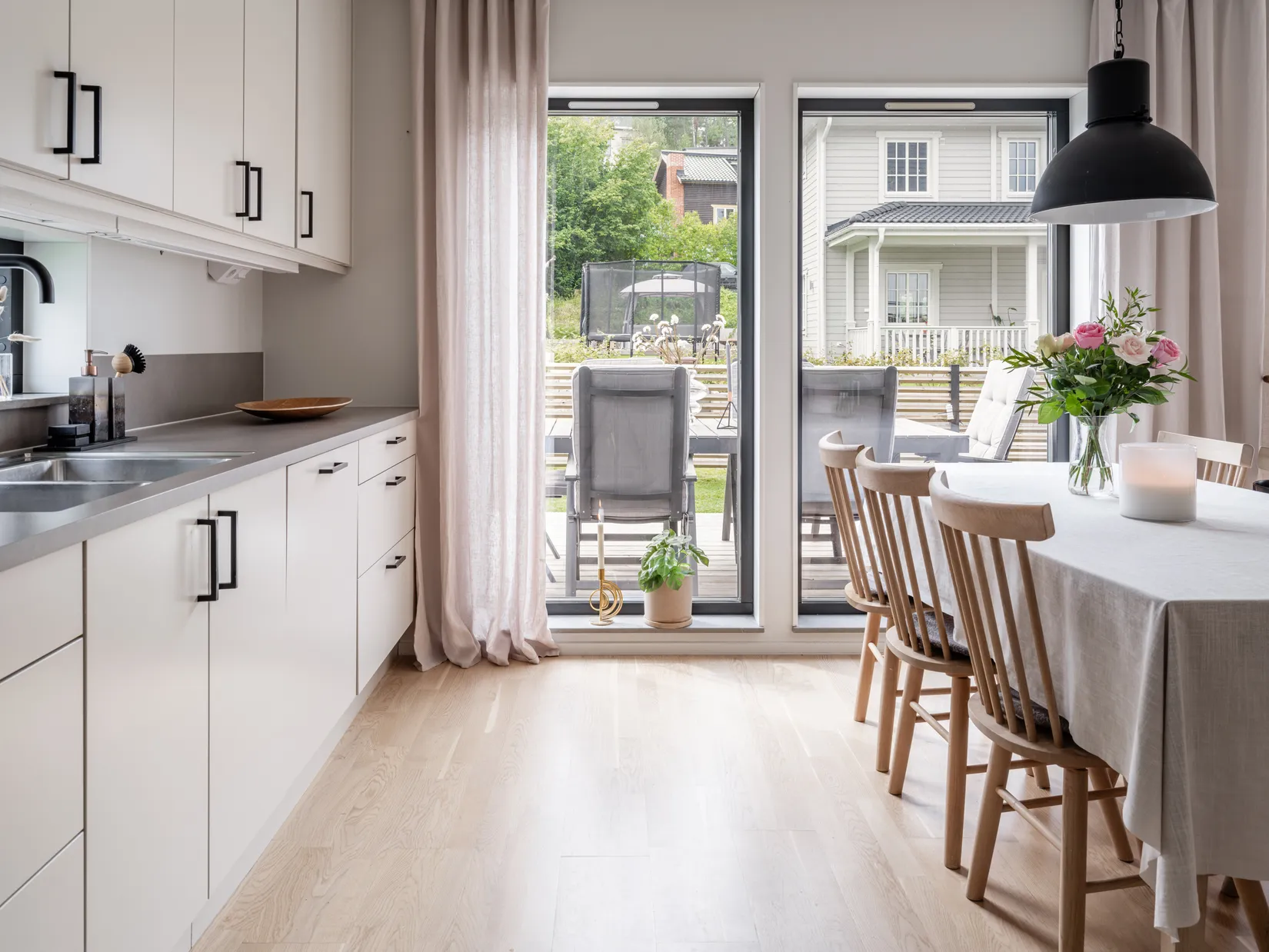 Bostadsrätt, Radhus, Väsjövägen 14B, Väsjön, Sollentuna