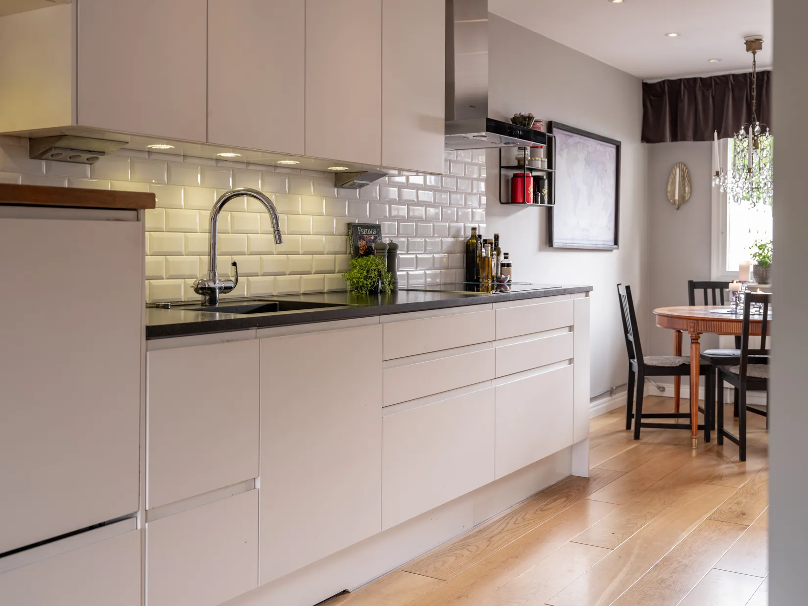 Villa, Radhus, Myrvägen 13, Tureberg, Sollentuna