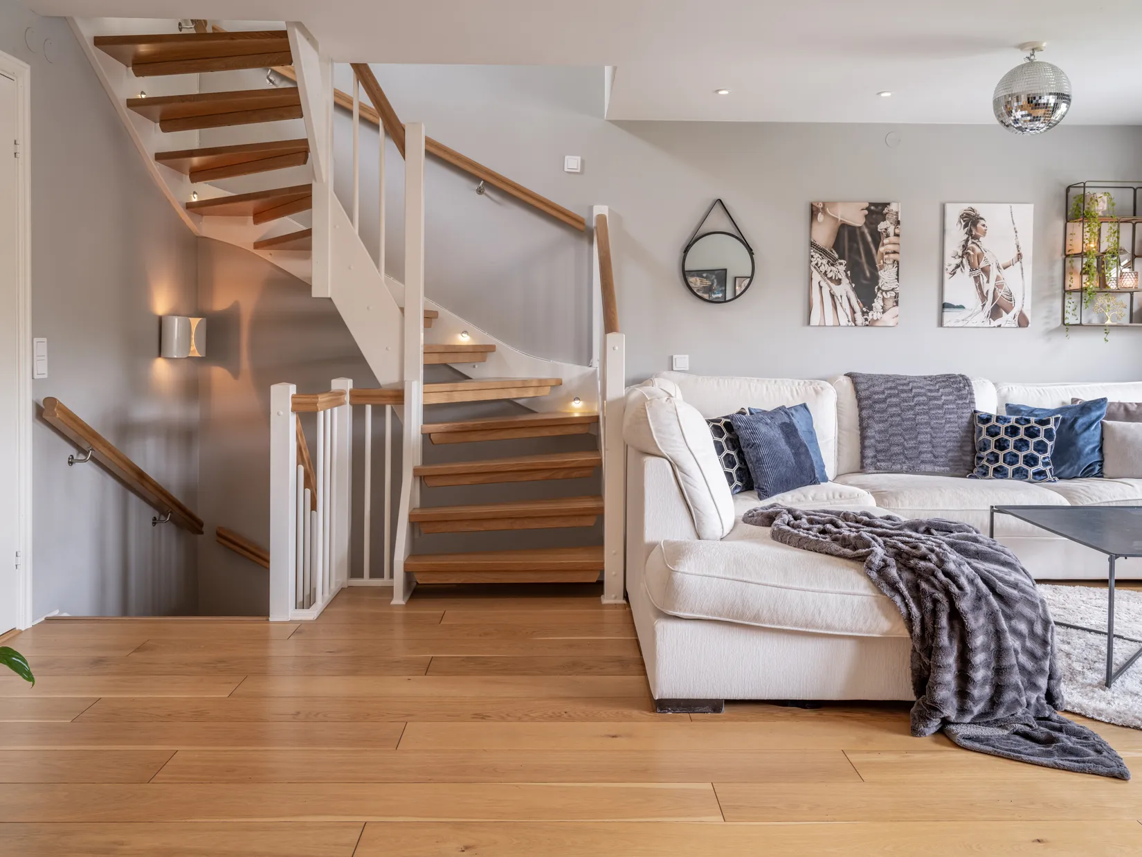 Villa, Radhus, Myrvägen 13, Tureberg, Sollentuna