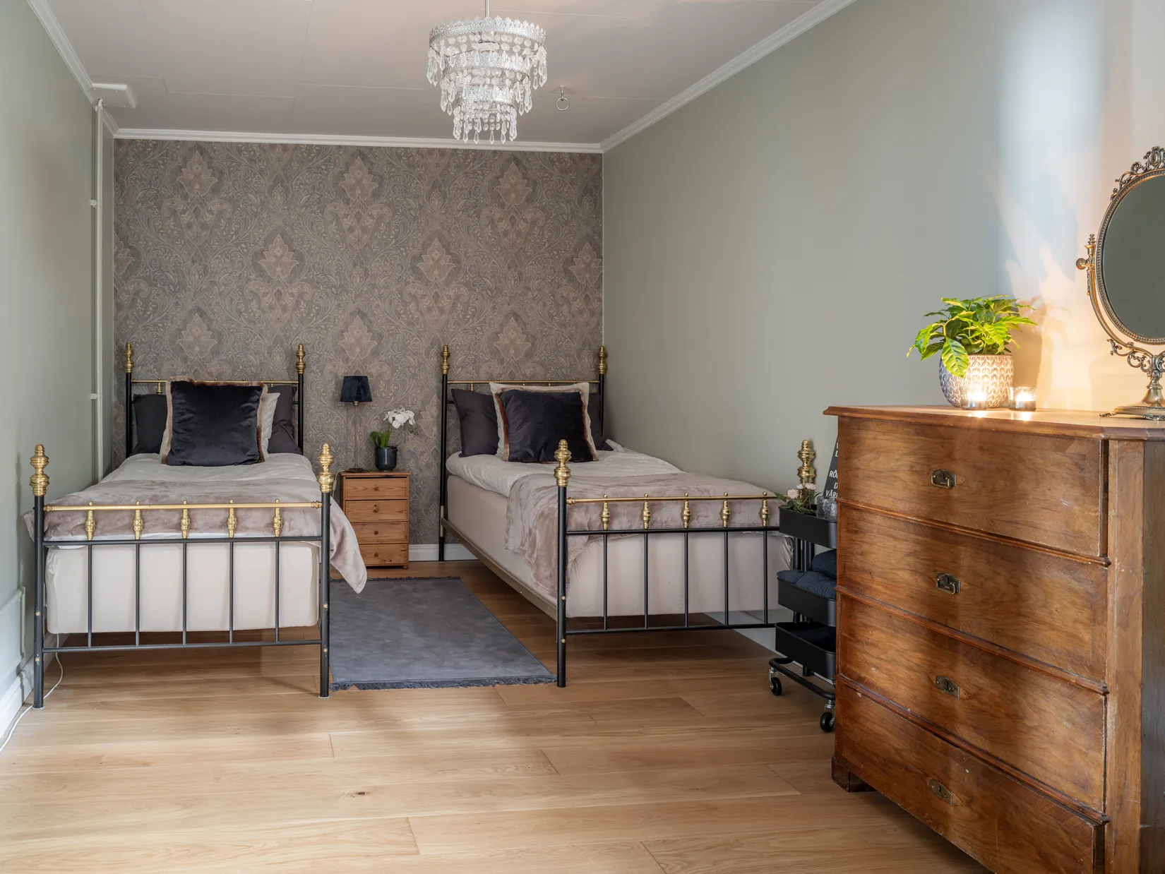 Villa, Radhus, Myrvägen 13, Tureberg, Sollentuna