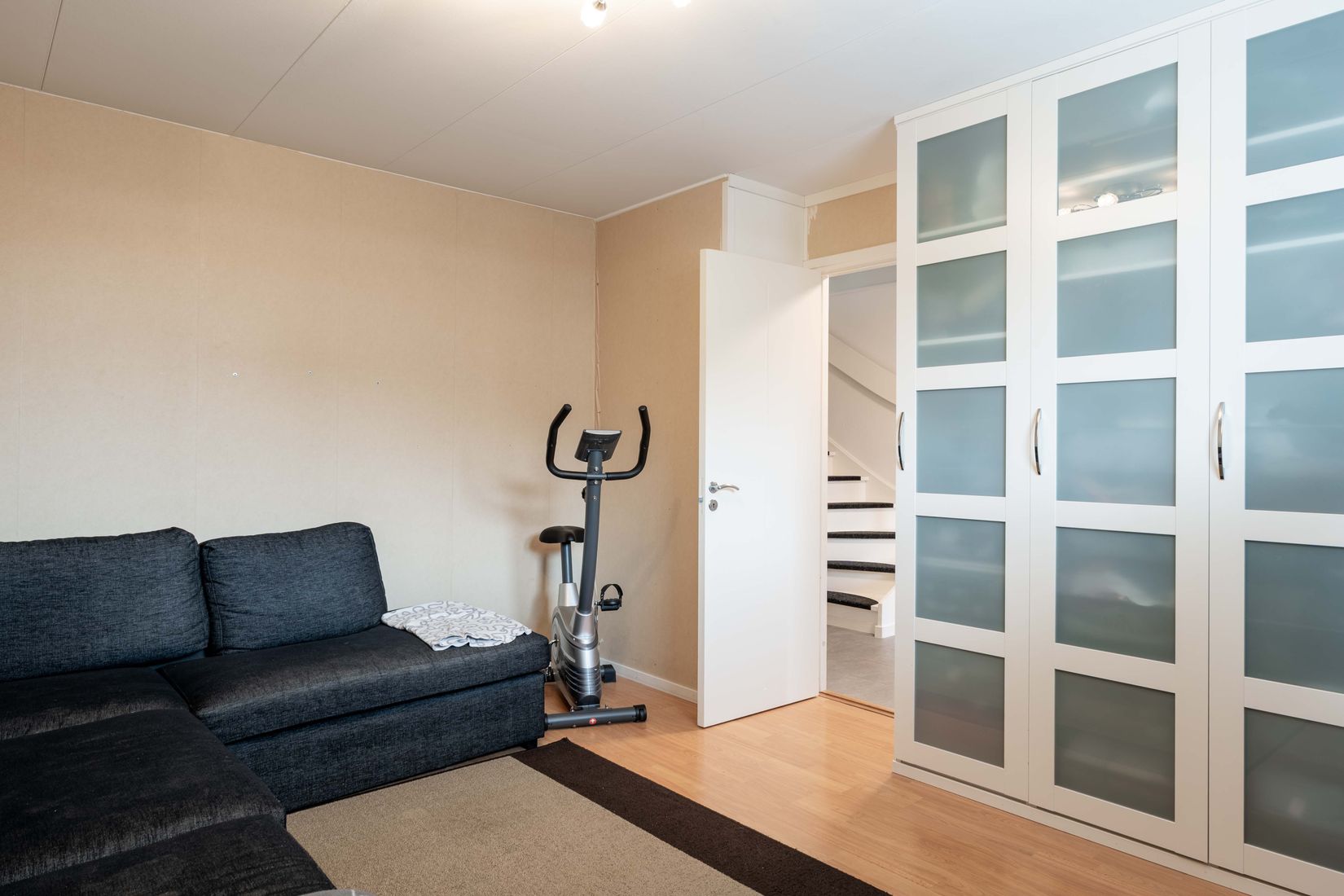 Radhus, Stångjärnsgatan 105, Bäckby, Västerås