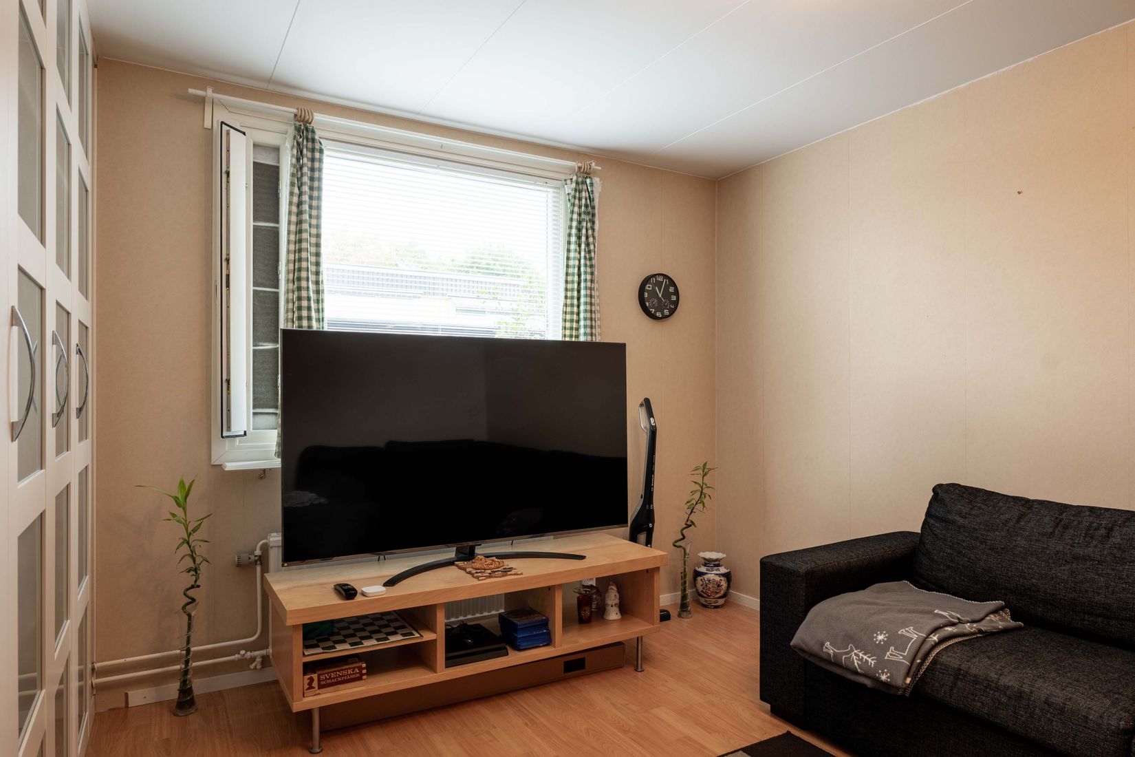 Radhus, Stångjärnsgatan 105, Bäckby, Västerås