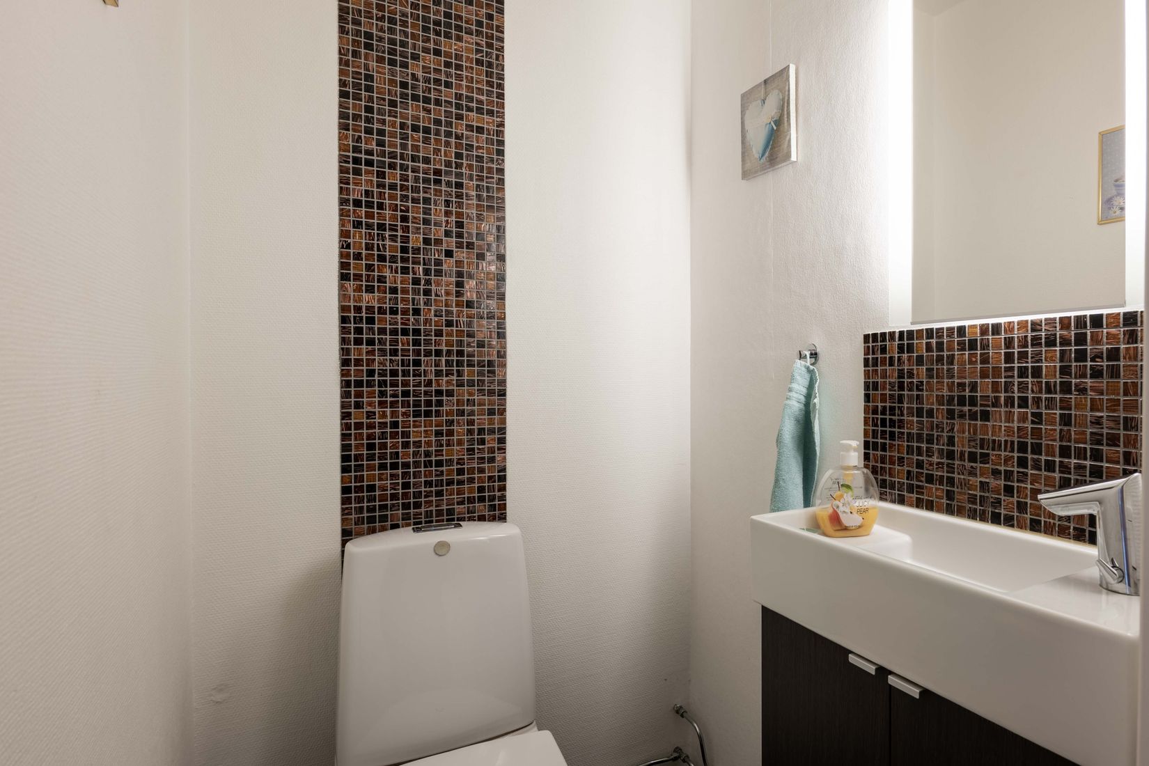 Radhus, Stångjärnsgatan 105, Bäckby, Västerås