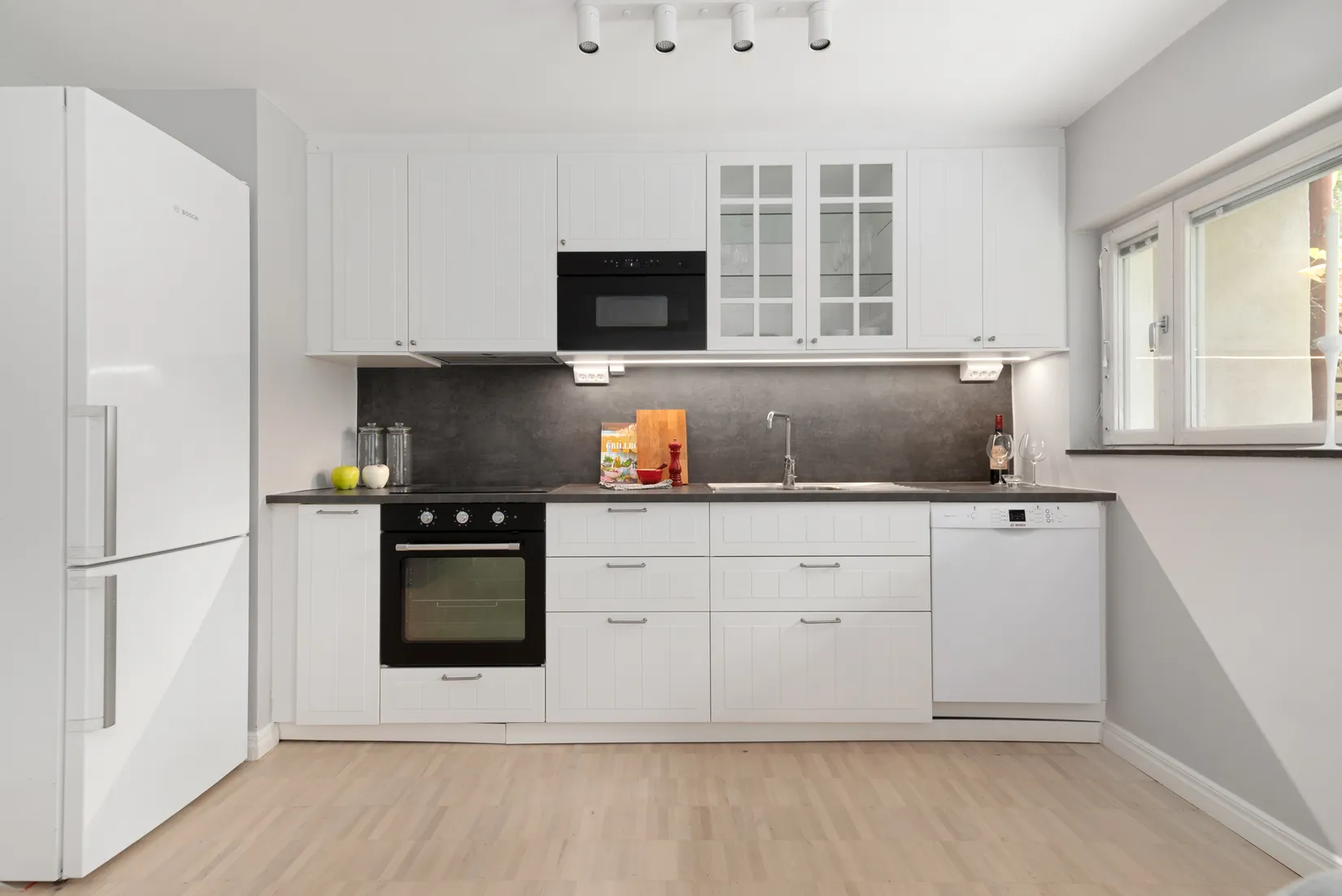 Villa, Radhus, Spireabågen 69, Hässelby Södra Villastad, Stockholm