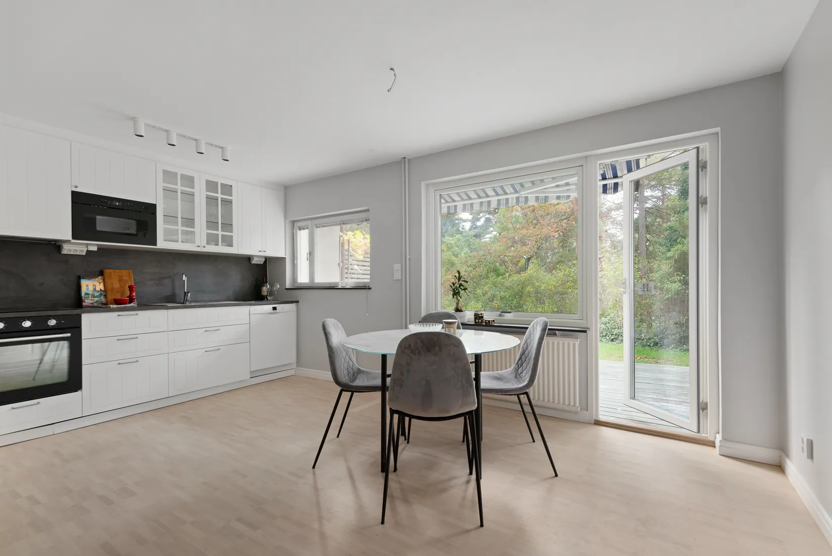 Villa, Radhus, Spireabågen 69, Hässelby Södra Villastad, Stockholm